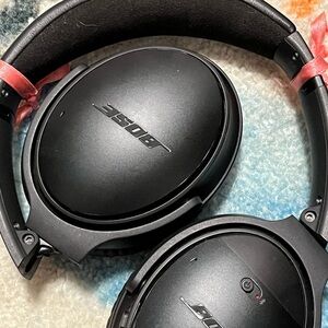 Bose quiet comfort noise cancelling headphones